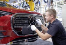 Mercedes-Benz GLA ibrida, al via la produzione nello stabilimento di Rastatt