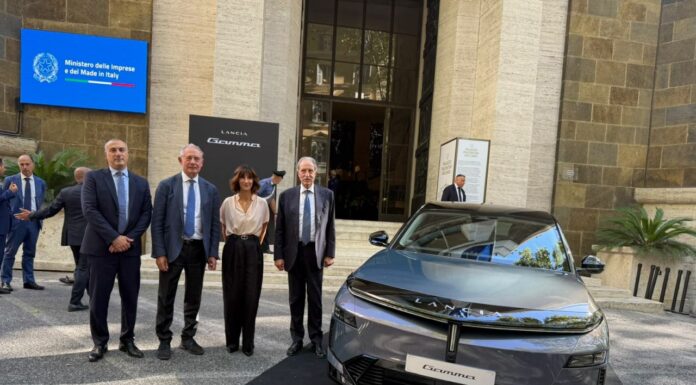 Lancia presenta Gamma il Suv dei 120 anni con design italiano e produzione a Melfi