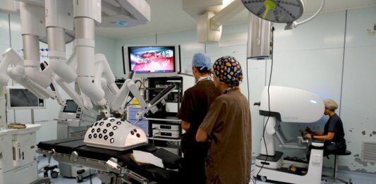 Robot chirurgici cinesi di ultima generazione arrivati al Policlinico di Milano