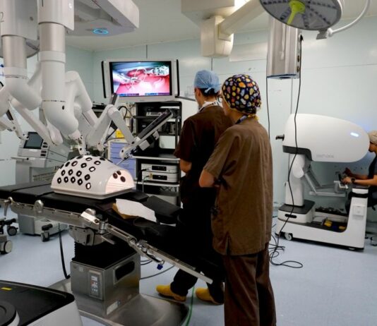 Robot chirurgici cinesi di ultima generazione arrivati al Policlinico di Milano