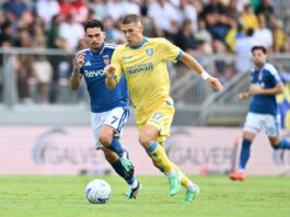 Primo ko per il Como, steso 2-0 dal Frosinone con Calò e Kvernadze