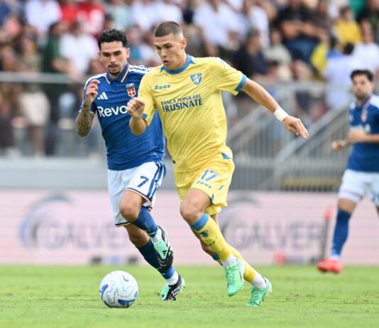 Primo ko per il Como, steso 2-0 dal Frosinone con Calò e Kvernadze