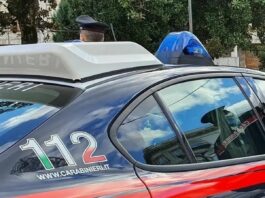 Preparavano molotov e le testavano in un capannone, perquisiti 4 giovani