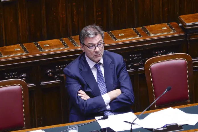 Roma , Camera dei deputati comunicazioni del ministro dell' economia su attivazione della clausola di salvaguardia nazionale