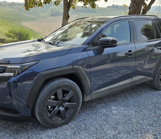Suzuki Across, 309 CV e trazione integrale per la nuova ammiraglia