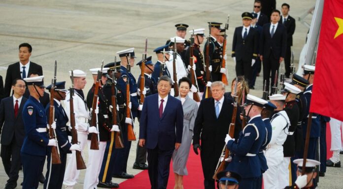 Xi Jinping arriva negli Stati Uniti, al via vertice “Stabilizzare rapporti”