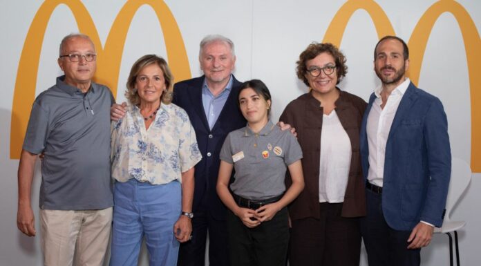 Inclusione e futuro, giovani rifugiati al lavoro nei ristoranti McDonald’s di Roma