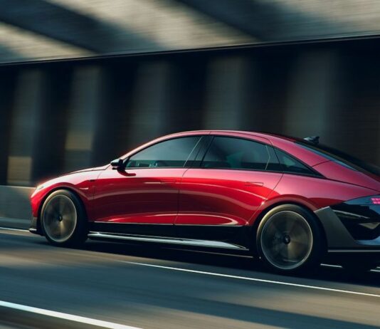 Nuova Hyundai Ioniq 6 N Line, aerodinamica evoluta e fino a 595 km di autonomia