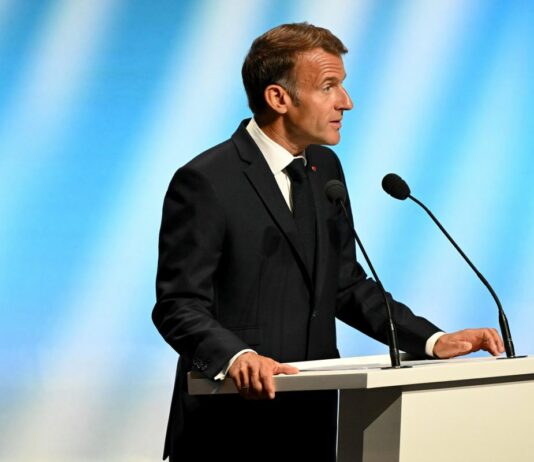 Ue, Macron “Ritrovare coraggio dei fondatori contro il ritorno dei nazionalismi”