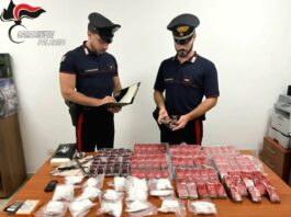 Sequestrati a Palermo 17 kg di droga nascosta in frigo, due arresti