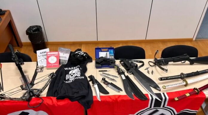Trovato con manuali per ordigni e attentati terroristici, arrestato 17enne