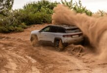 Nuova Jeep Compass 4xe protagonista a Rom-E 2026