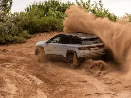 Nuova Jeep Compass 4xe protagonista a Rom-E 2026