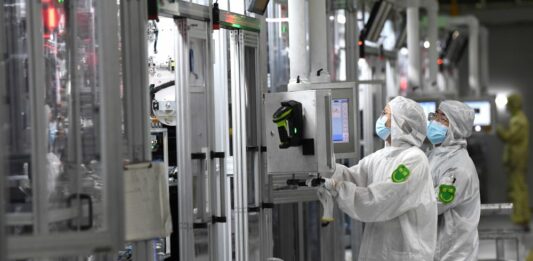 La Cina presenta un piano di sviluppo per le batterie di nuova generazione