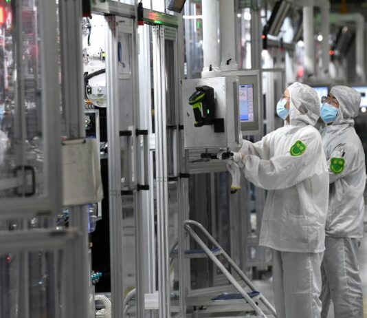 La Cina presenta un piano di sviluppo per le batterie di nuova generazione