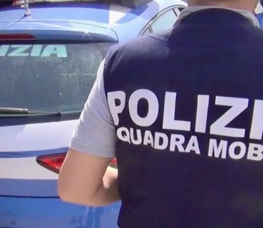 Sequestrato e picchiato per costringerlo a dare denaro, 9 arresti a Brescia