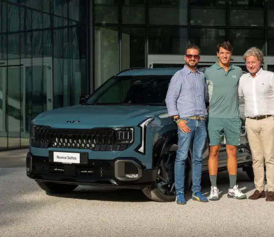 Kia Italia consegna una Seltos a Luciano Darderi