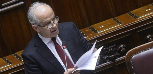 Migranti, Piantedosi “In due anni oltre l’80% di sbarchi in meno”