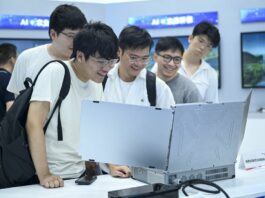 Cina, gli utenti dell’IA generativa superano quota 700 milioni