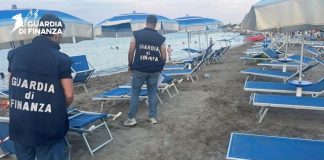 La Guardia di Finanza scopre stabilimento balneare abusivo nel Cosentino, una denuncia