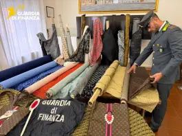 La GDF di Cremona scopre una filiera del falso, sequestrati 7mila metri quadrati di tessuti