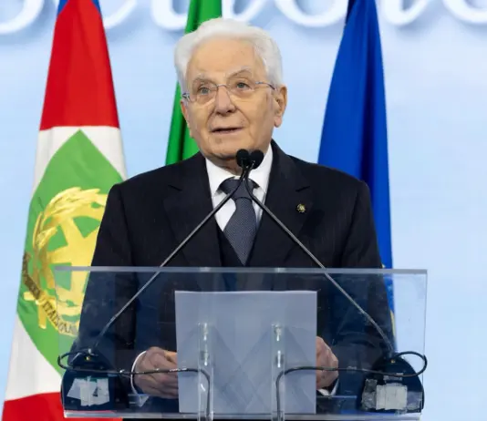 Mattarella “La scuola è integrazione ed è aperta a tutti, aiuta a non formare ghetti o barriere” / Video