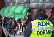 Maxi sequestro di 500 tonnellate di rifiuti tessili al porto di Livorno