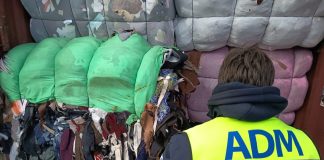 Maxi sequestro di 500 tonnellate di rifiuti tessili al porto di Livorno