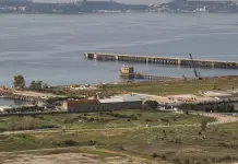 Protesta a Bagnoli contro i lavori per l’America’s Cup, bloccati i camion