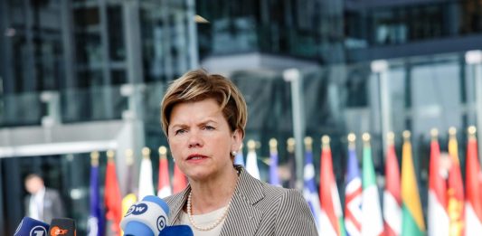 Lettonia, Braze “Dalla Russia massicce operazioni di disinformazione. L’Ue prenda sul serio le minacce della guerra ibrida”