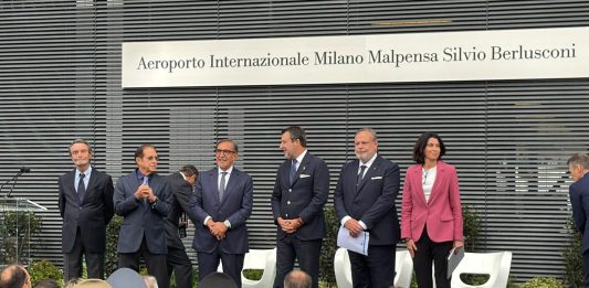 L’aeroporto di Milano Malpensa intitolato a Silvio Berlusconi. La Russa “La sua figura interpreta il senso di volare alto” / Video