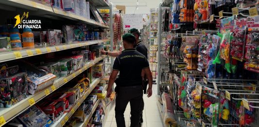 Sequestrati in provincia di Vibo Valentia 4.335 giocattoli e prodotti per la casa irregolari