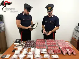 Sequestrati 17 kg di droga allo Zen 2 di Palermo, due arresti