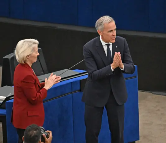 Carney a Trump: “Canada più forte è un partner migliore per gli Usa”. Il discorso al Parlamento Ue: “All’Europa ci lega un’affinità elettiva”