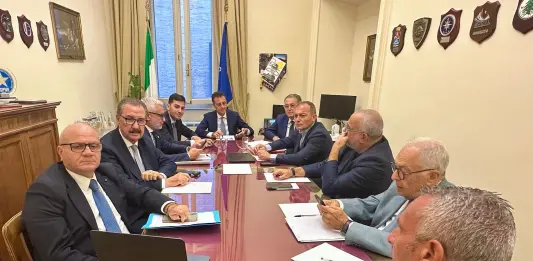 Vertice a Roma per il centrodestra siciliano, intesa sulle priorità in vista delle variazioni di bilancio. Noi Moderati si autosospende dalla maggioranza all’Ars