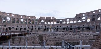 Precipita durante i lavori al Colosseo, morto un operaio di 22 anni