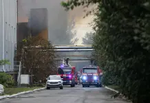 Ucraina, attacco russo a Dnipro provoca 3 vittime. Macron incontra Trump: “Avviare al più presto un negoziato serio sulle condizioni per la pace”