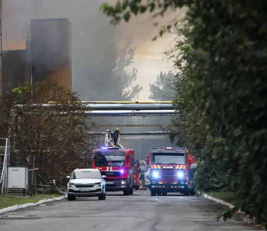 Ucraina, attacco russo a Dnipro provoca 3 vittime. Macron incontra Trump: “Avviare al più presto un negoziato serio sulle condizioni per la pace”