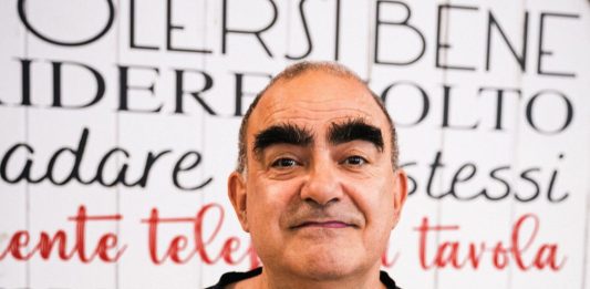 Elio esordisce alla regia con il film “La Crepa”