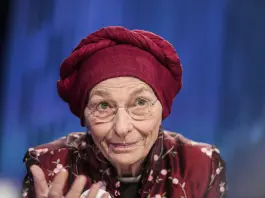 Emma Bonino ricoverata in ospedale a Roma, accertamenti in corso al Santo Spirito. Il medico “E’ vigile e lucida”