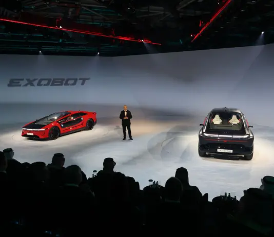 Arabia Saudita lancia “Exobot”, le prime auto della compagnia nazionale Ceer