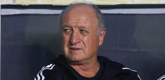 Gremio sack Castro, Scolari named interim coach