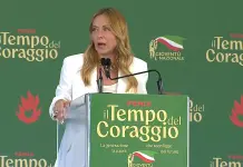Meloni “In classe numero massimo di stranieri e divieto di burqa e niqab, in arrivo la norma”