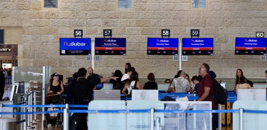 Lite e accoltellamento tra i piloti del volo FlyDubai, i 174 passeggeri rientrati a Tel Aviv. Israele: “Tentativo di attentato terroristico jihadista”