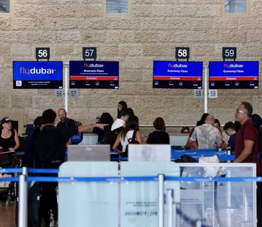 Lite e accoltellamento tra i piloti del volo FlyDubai, i 174 passeggeri rientrati a Tel Aviv. Israele: “Tentativo di attentato terroristico jihadista”