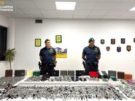 Oltre mille orologi di lusso falsi a Olbia, denunciato un uomo