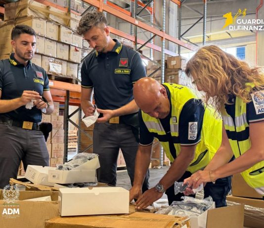 Sequestrati al porto di Genova Pra’ oltre 49 mila articoli di bigiotteria con metalli pesanti