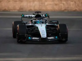 F1, Russell in pole a Baku davanti a Leclerc. Antonelli sbaglia, partirà 16esimo
