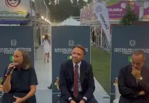 Lollobrigida al Vinòforum: “Dentro una bottiglia di vino c’è anche l’Italia”