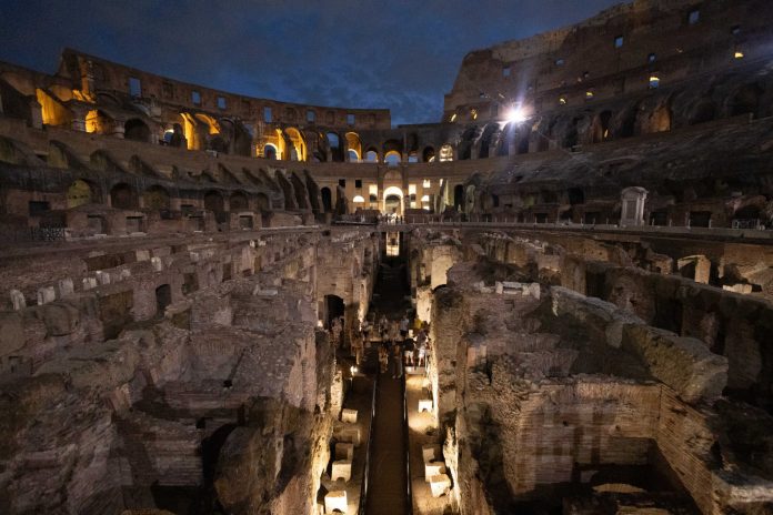 Colosseo notte
